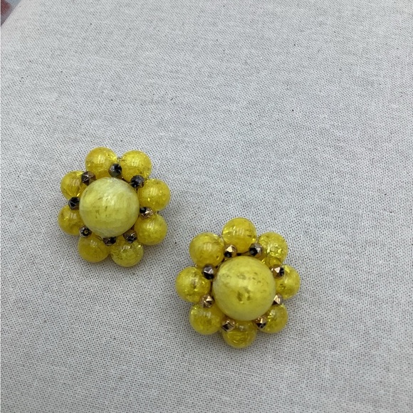 🎄🎄Créations D’Orlan Yellow Cluster Clip-On Earrings - Picture 1 of 8